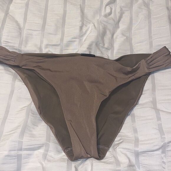 ✨HP✨H&M Balconette Bikini Bottoms✨ - Picture 3 of 4